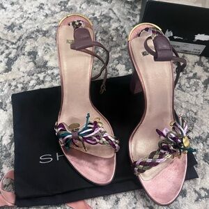 Gorgeous, never worn, shy pink heels with embellishment, sz 10/40.